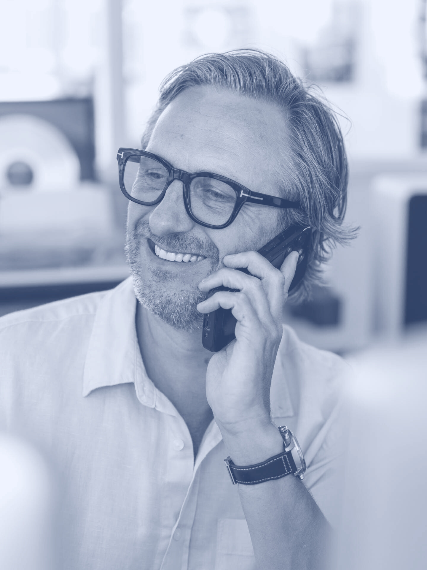 Stefan Blonk on the phone with a client